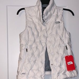All white BRAND NEW Northface